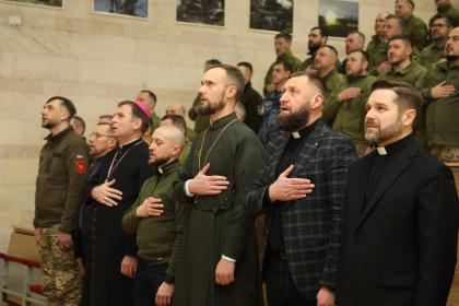 Капелани – охоронці людяності українських воїнів Капелани – охоронці людяності українських воїнів