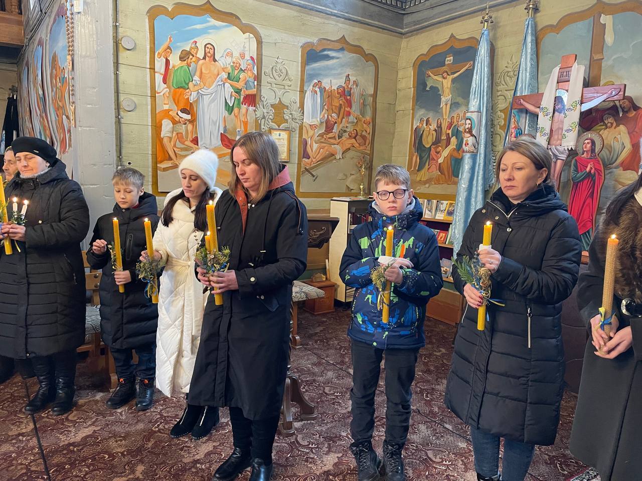 На кількох парафіях Тисменицького протопресвітеріату відбулась акція «Стрітенська свічка зігріє Воїна» На кількох парафіях Тисменицького протопресвітеріату відбулась акція «Стрітенська свічка зігріє Воїна»