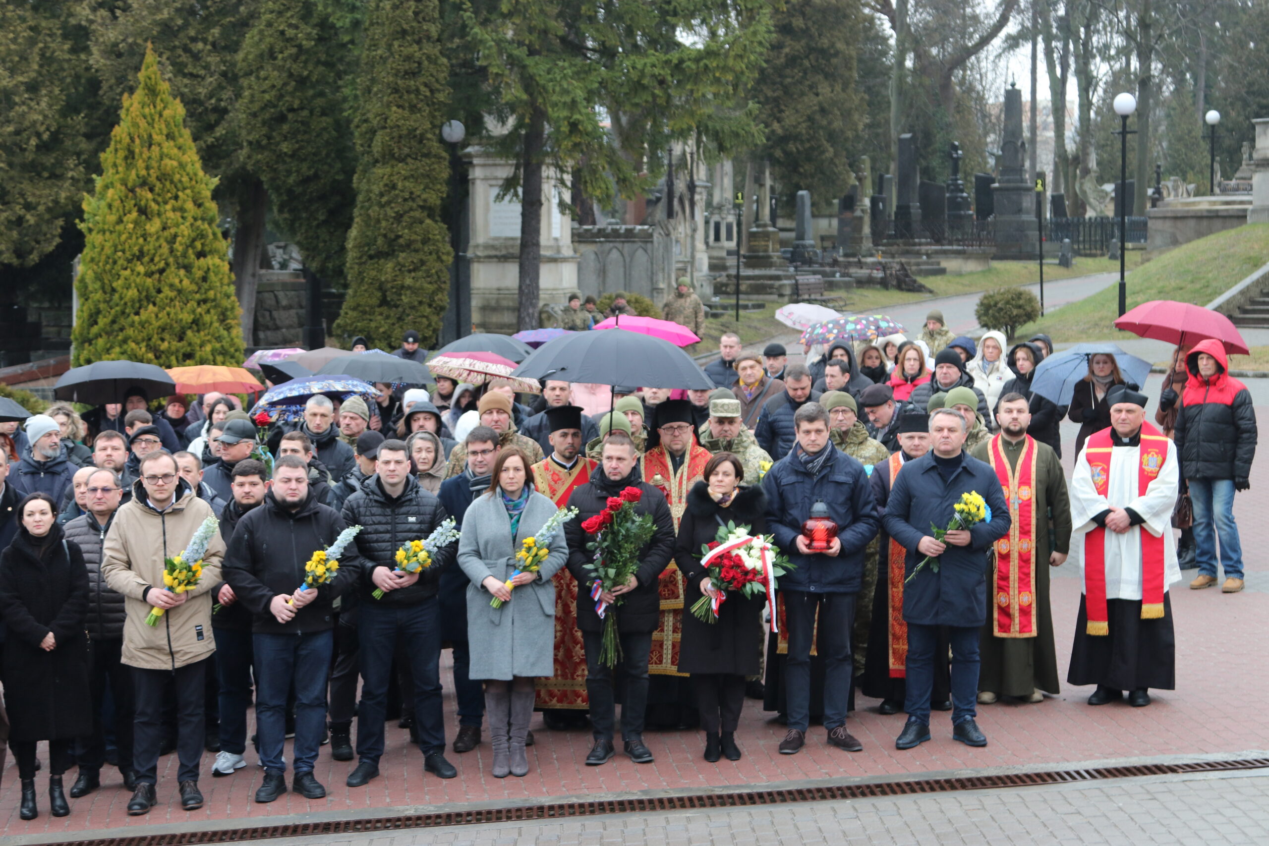 «Нехай Господь дарує вічні обійми»: Владика Володимир під час вшанування пам’яті Героїв Небесної Сотні «Нехай Господь дарує вічні обійми»: Владика Володимир під час вшанування пам’яті Героїв Небесної Сотні
