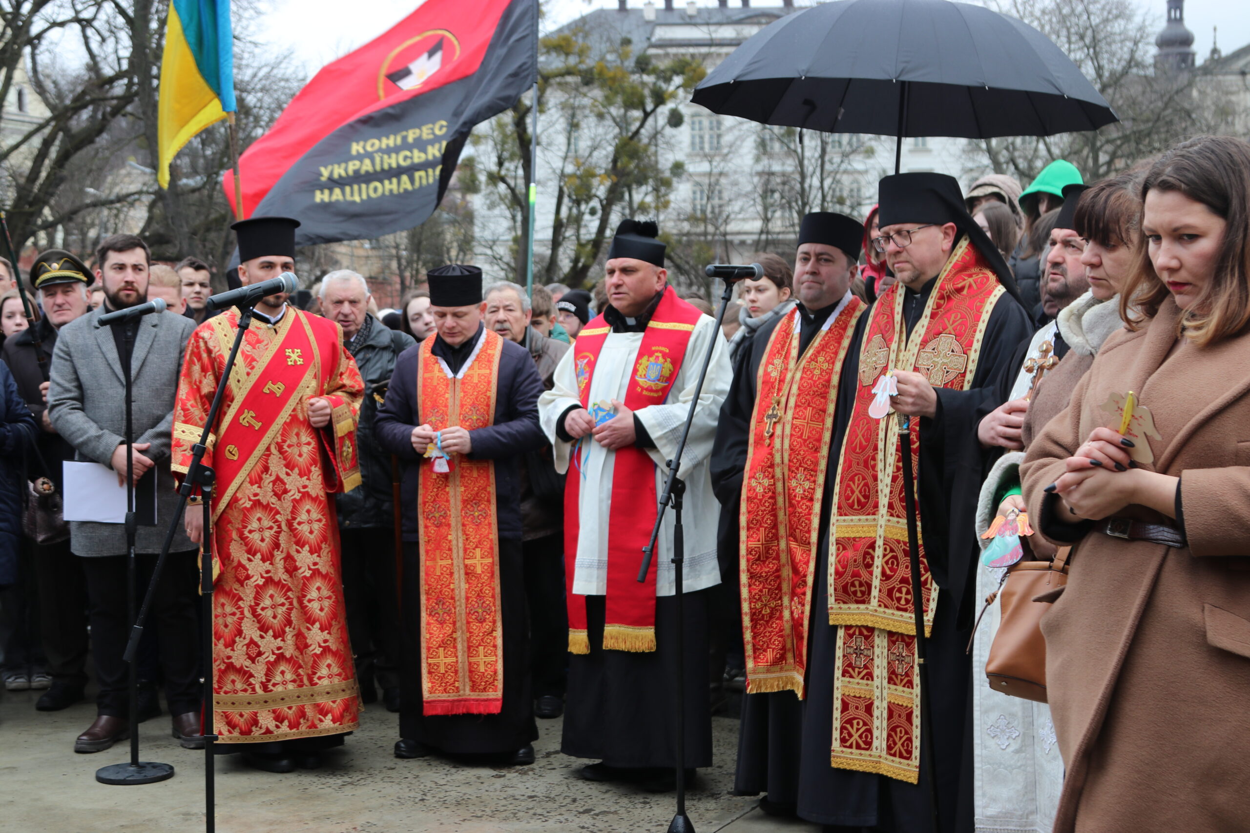 «Нехай Господь дарує вічні обійми»: Владика Володимир під час вшанування пам’яті Героїв Небесної Сотні «Нехай Господь дарує вічні обійми»: Владика Володимир під час вшанування пам’яті Героїв Небесної Сотні