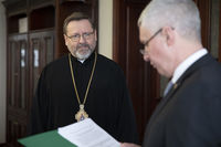 Посол Литви вручив Главі УГКЦ пам’ятну медаль, присвячену ювілею святого Йосафата Посол Литви вручив Главі УГКЦ пам’ятну медаль, присвячену ювілею святого Йосафата