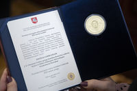 Посол Литви вручив Главі УГКЦ пам’ятну медаль, присвячену ювілею святого Йосафата Посол Литви вручив Главі УГКЦ пам’ятну медаль, присвячену ювілею святого Йосафата