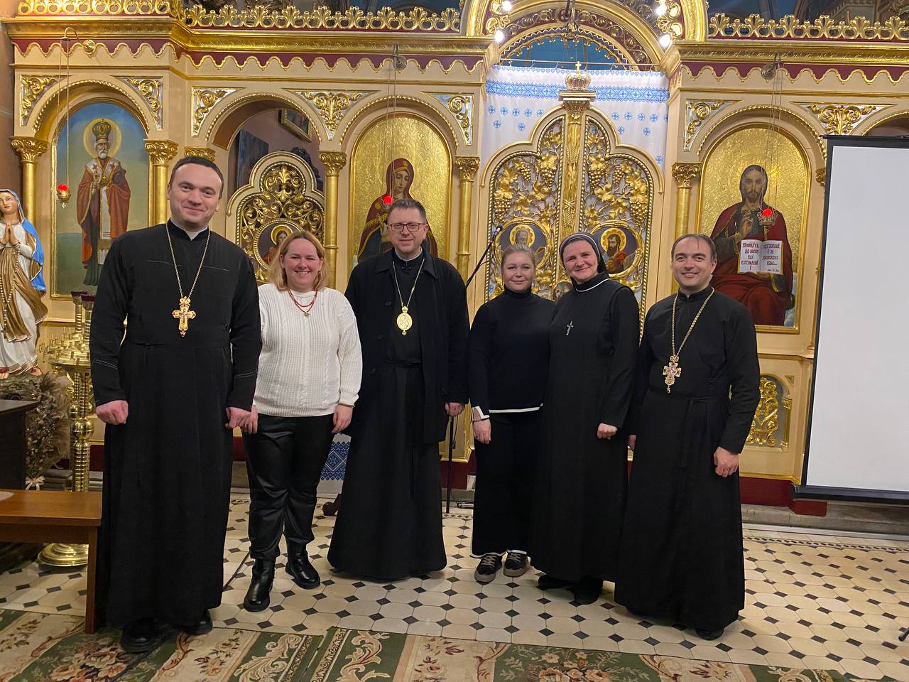 «Треба бути вірними Христові»: на парафії Старого Знесіння заснували парафіяльний осередок молодіжного руху УМХ – перший у Львівській архиєпархії «Треба бути вірними Христові»: на парафії Старого Знесіння заснували парафіяльний осередок молодіжного руху УМХ – перший у Львівській архиєпархії