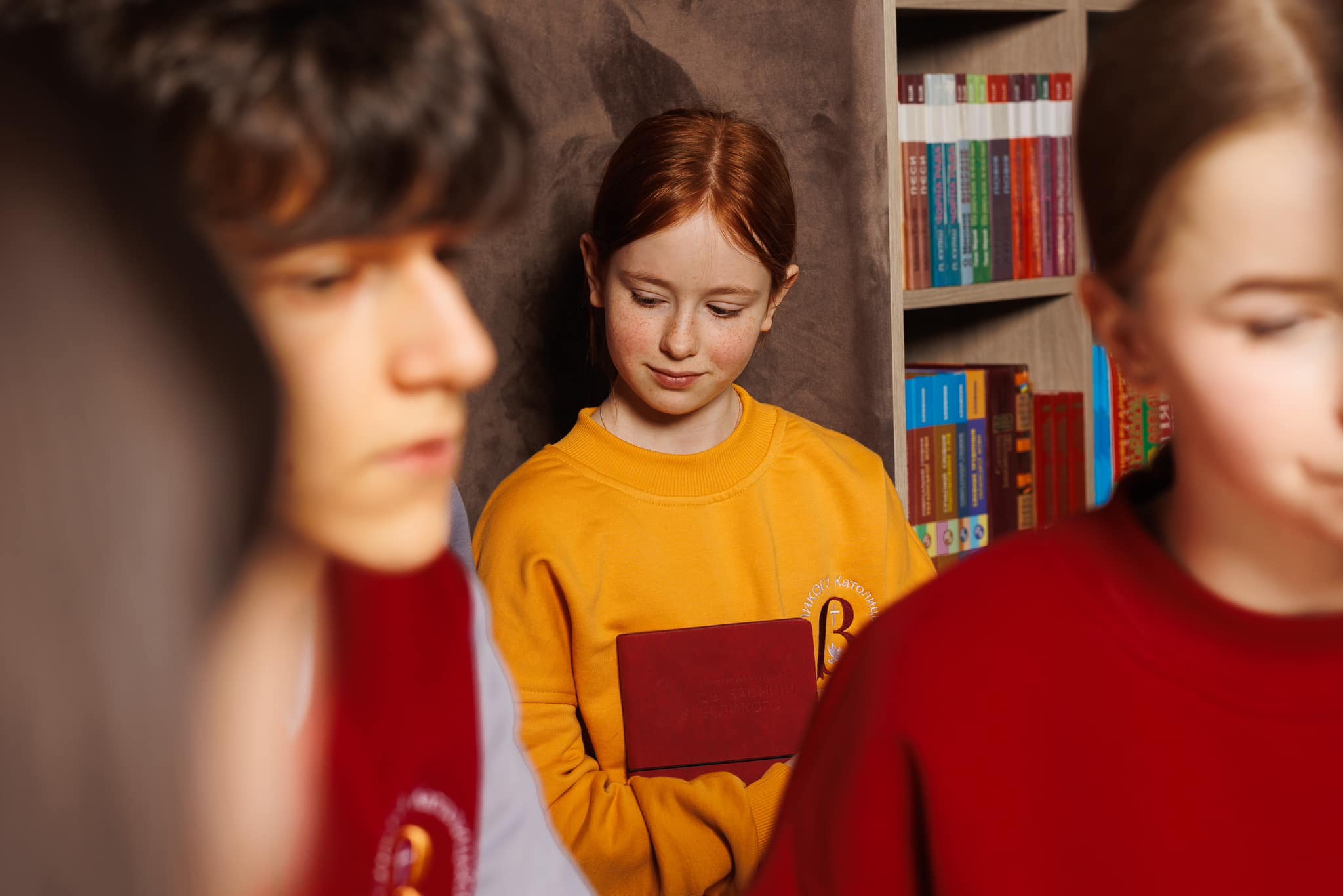 У Католицькому ліцеї відбувся ребрендинг учнівського гардероба У Католицькому ліцеї відбувся ребрендинг учнівського гардероба