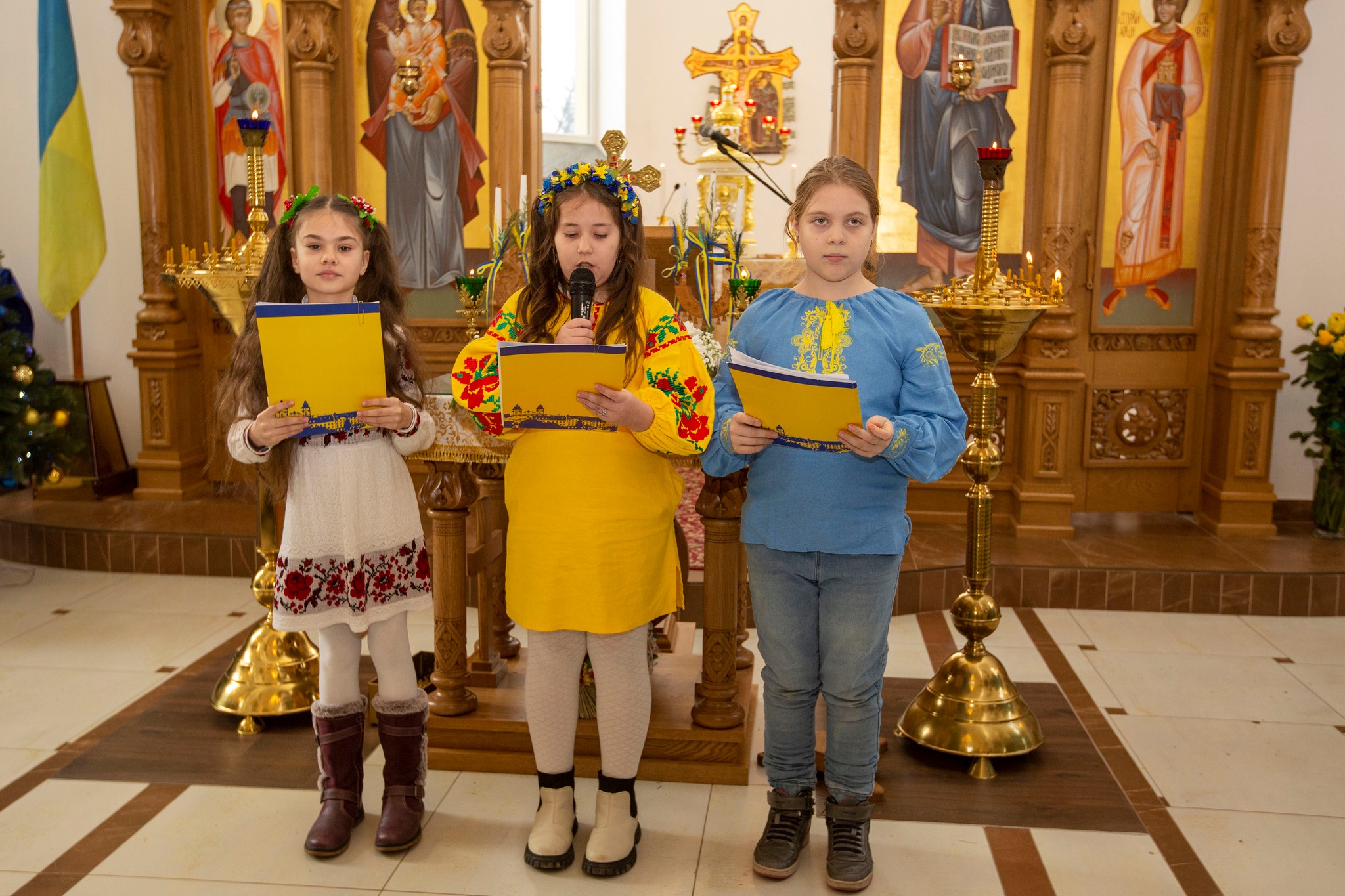 У храмі Трьох Святителів відзначили храмовий празник У храмі Трьох Святителів відзначили храмовий празник