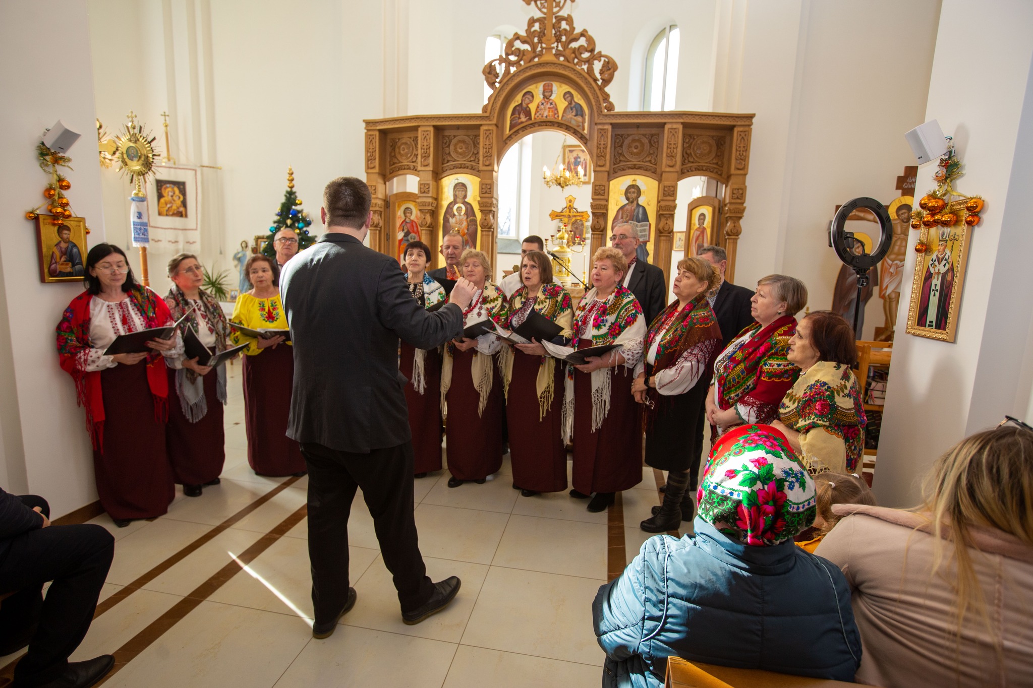 У храмі Трьох Святителів відзначили храмовий празник У храмі Трьох Святителів відзначили храмовий празник