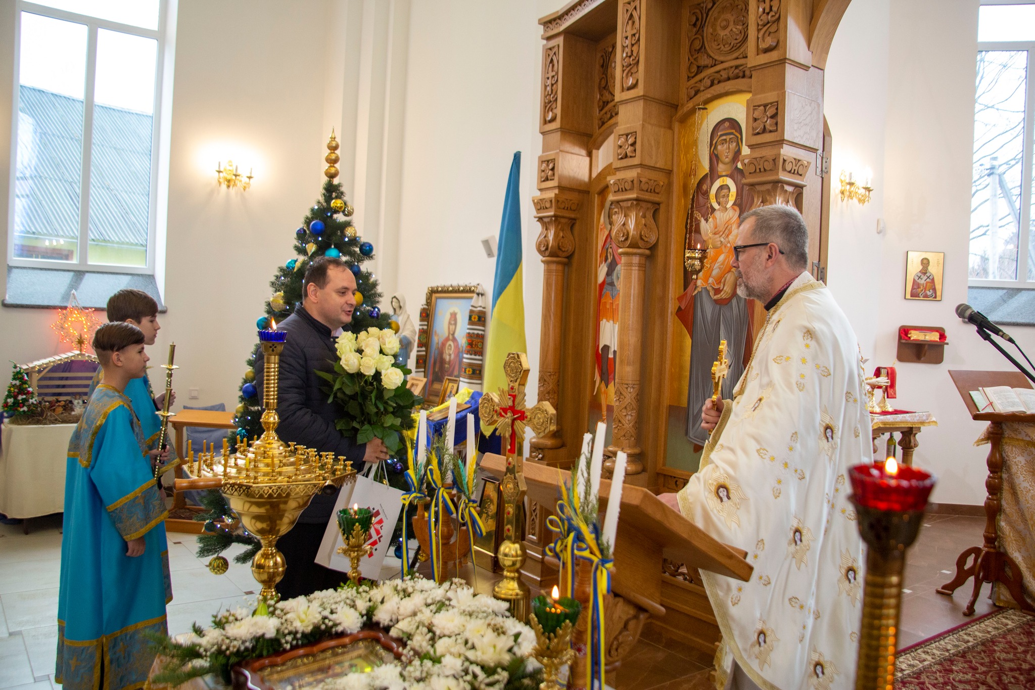 У храмі Трьох Святителів відзначили храмовий празник У храмі Трьох Святителів відзначили храмовий празник