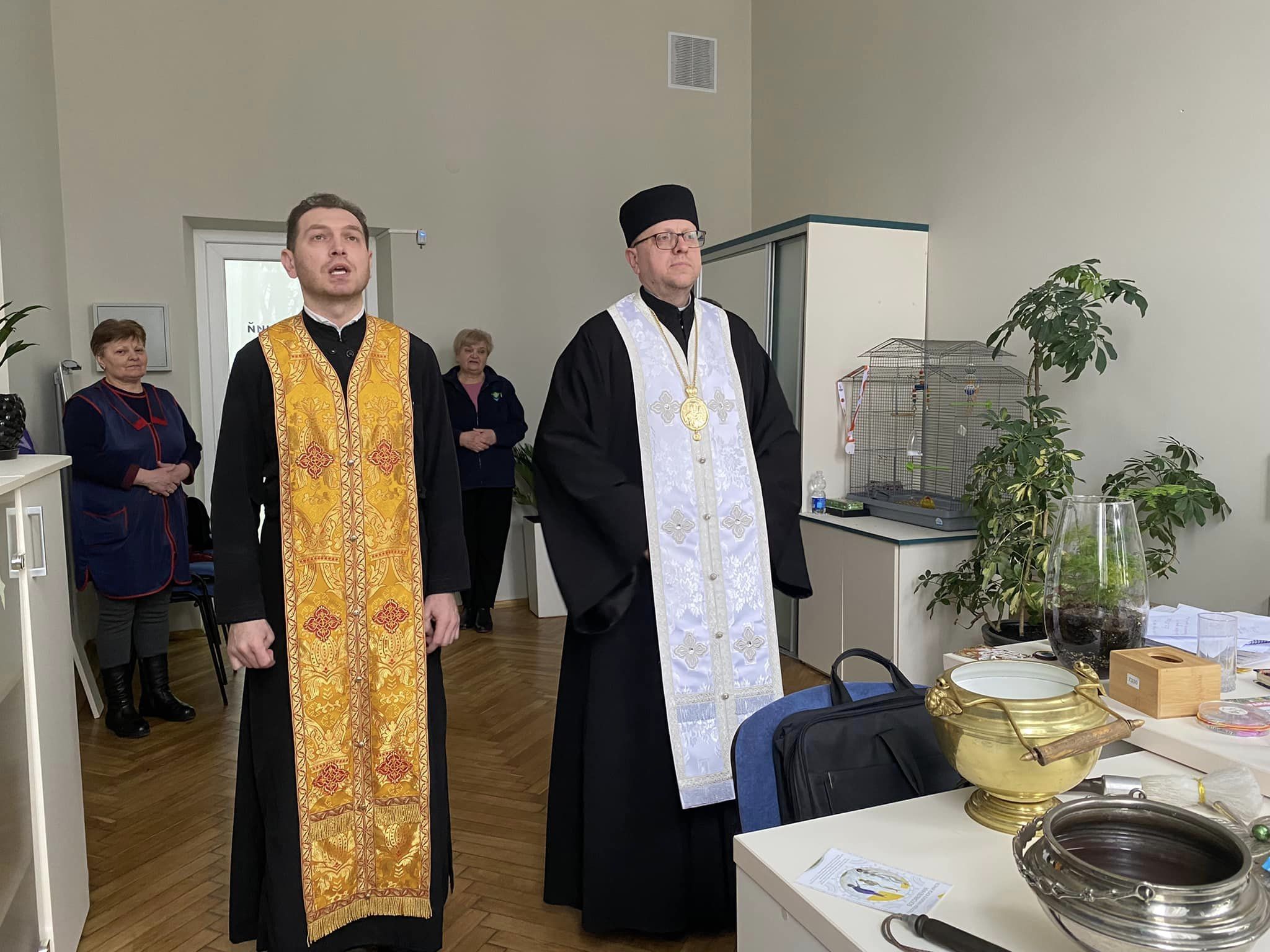 Владика Володимир з душпастирським візитом відвідав СЗШ №49 Владика Володимир з душпастирським візитом відвідав СЗШ №49