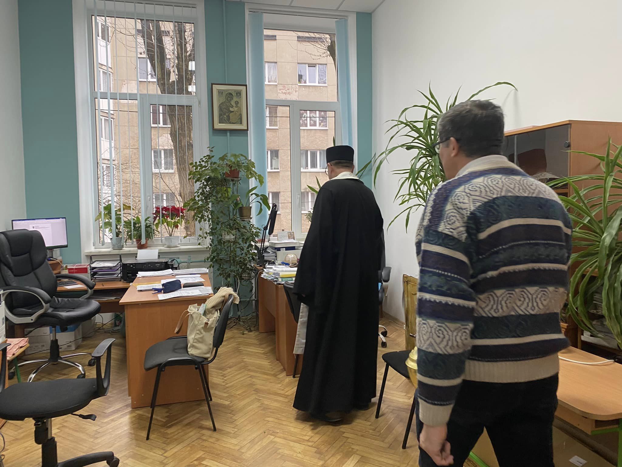 Владика Володимир з душпастирським візитом відвідав СЗШ №49 Владика Володимир з душпастирським візитом відвідав СЗШ №49