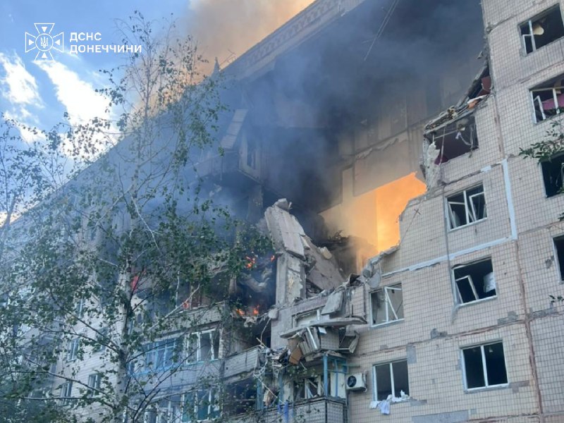 #Донеччина: російські війська обстріляли житловий сектор
Ворог 30 разів атакував Донеччину #Донеччина: російські війська обстріляли житловий сектор
Ворог 30 разів атакував Донеччину