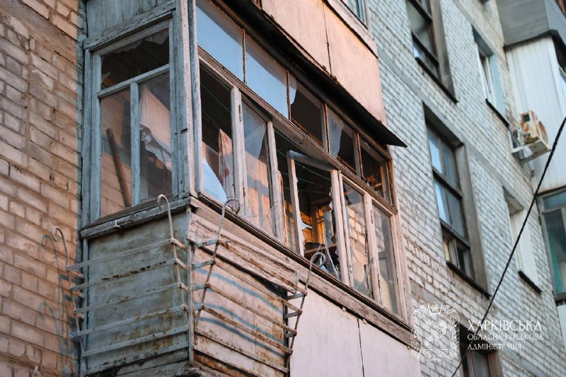 ⏺На фото наслідки ворожого удару по Харкову.
54 людини отримали поранення, серед них 7 дітей ⏺На фото наслідки ворожого удару по Харкову.
54 людини отримали поранення, серед них 7 дітей