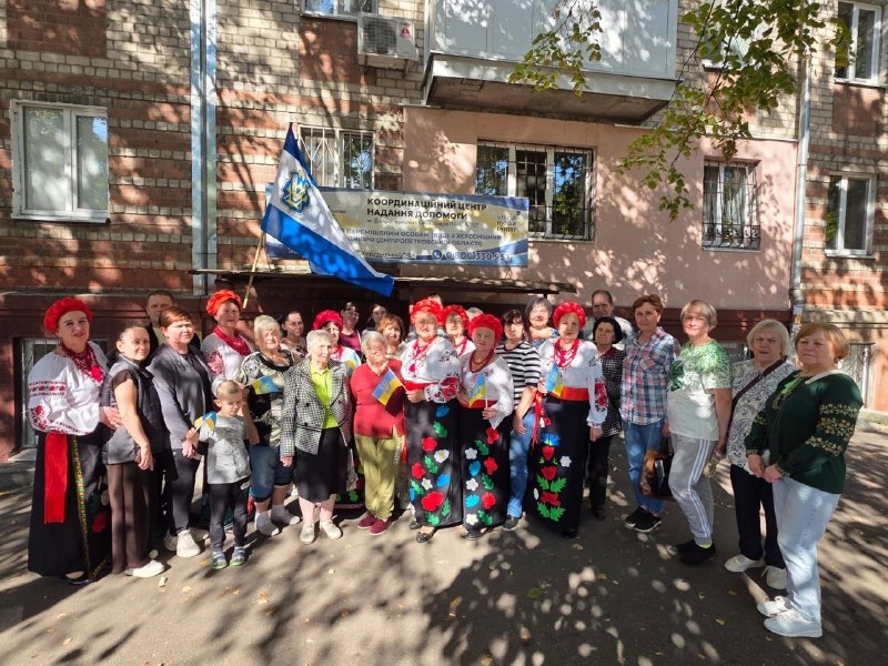 Координаційний центр «Вільні разом» у Дніпрі продовжує всебічно підтримувати переселенців з Херсонщини. Координаційний центр «Вільні разом» у Дніпрі продовжує всебічно підтримувати переселенців з Херсонщини.