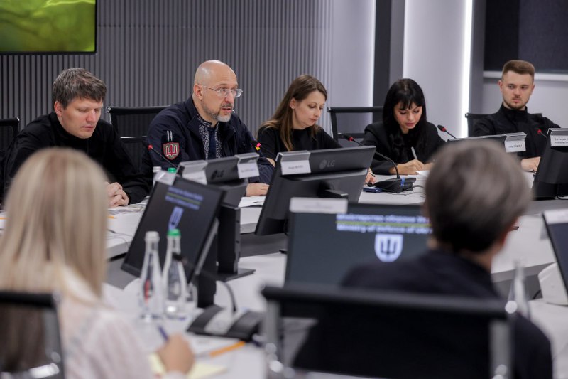 🇺🇦🇩🇰 Україна посилює промислову співпрацю з Данією.
Про це говорили на зустрічі в Києві з Міністром оборони... 🇺🇦🇩🇰 Україна посилює промислову співпрацю з Данією.
Про це говорили на зустрічі в Києві з Міністром оборони...