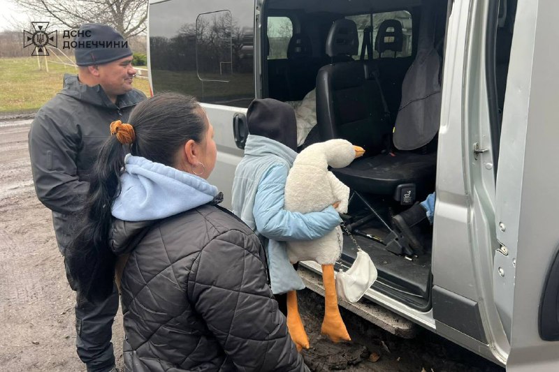 ❗️Донеччина: порятунок дітей від війни триває
Сьогодні рятувальникам евакуаційної групи "ФЕНІКС" ❗️Донеччина: порятунок дітей від війни триває
Сьогодні рятувальникам евакуаційної групи "ФЕНІКС"