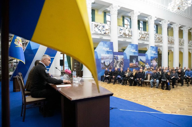 Також на колегії обговорили питання про відновлення багатоквартирних будинків Києва, пошкоджених атаками ворога. Також на колегії обговорили питання про відновлення багатоквартирних будинків Києва, пошкоджених атаками ворога.