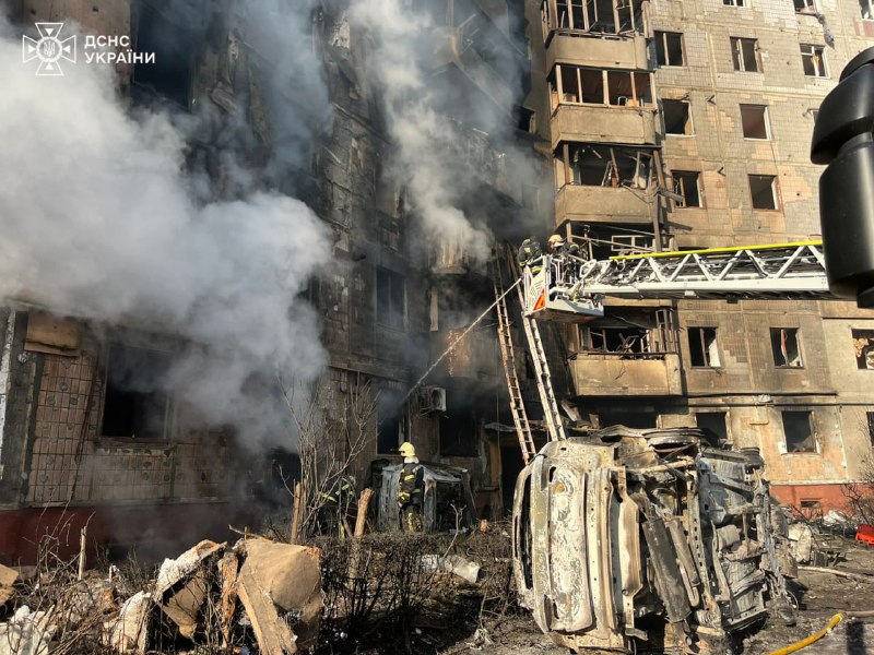 ❗До 20 людей, з яких 2 дитини, зросла кількість загиблих внаслідок російського ракетного удару по Тернополю
Аварійно-рятувальні роботи тривають ❗До 20 людей, з яких 2 дитини, зросла кількість загиблих внаслідок російського ракетного удару по Тернополю
Аварійно-рятувальні роботи тривають