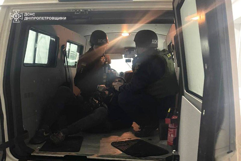 Цієї ночі ворог завдав болючих ударів по українській енергетиці. Без електропостачання зараз понад мільйон абонентів Цієї ночі ворог завдав болючих ударів по українській енергетиці. Без електропостачання зараз понад мільйон абонентів