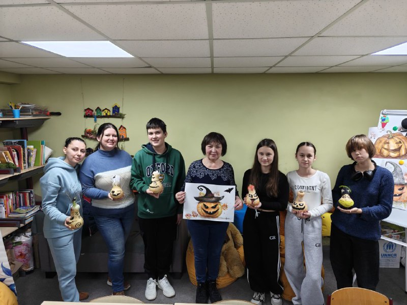 Координаційний центр «Вільні разом» у Дніпрі продовжує надавати всебічну допомогу родинам з Херсонщини. Координаційний центр «Вільні разом» у Дніпрі продовжує надавати всебічну допомогу родинам з Херсонщини.