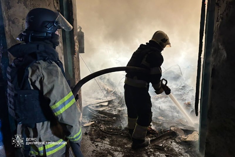 #Дніпропетровщина: 3 людини постраждали внаслідок російських атак
Протягом дня росіяни понад 40 разів атакували Дніпропетровську область. #Дніпропетровщина: 3 людини постраждали внаслідок російських атак
Протягом дня росіяни понад 40 разів атакували Дніпропетровську область.