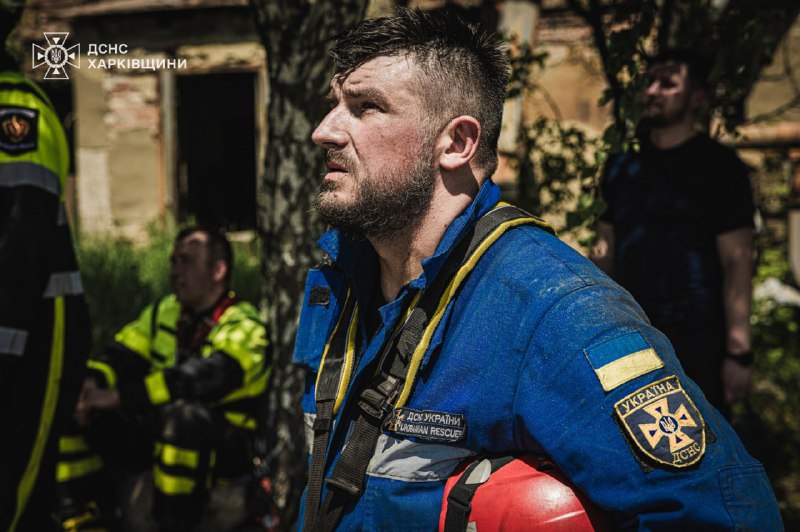 #Харків: тривають рятувальні роботи на цивільному підприємстві, атакованому ворогом 7 червня #Харків: тривають рятувальні роботи на цивільному підприємстві, атакованому ворогом 7 червня