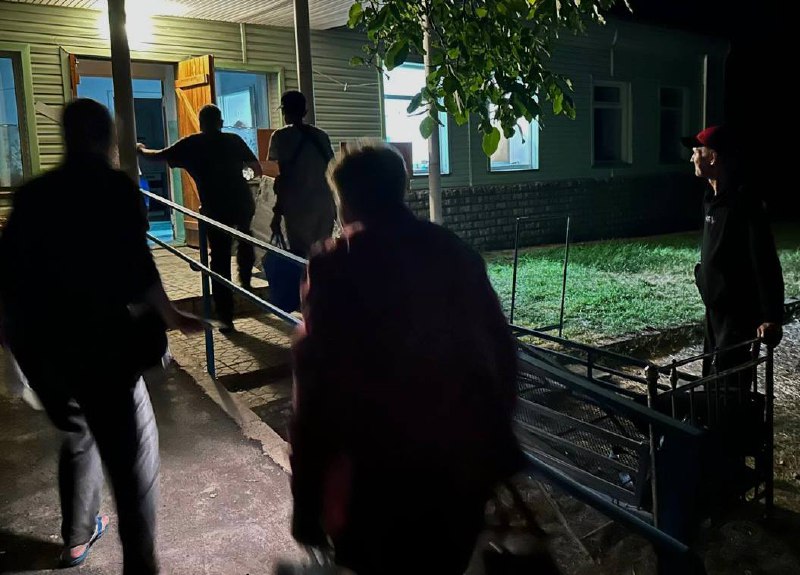 Триває евакуація жителів Донецької області на Кіровоградщину.
Цієї ночі в область прибули ще 13 внутрішньо переміщених осіб. Триває евакуація жителів Донецької області на Кіровоградщину.
Цієї ночі в область прибули ще 13 внутрішньо переміщених осіб.