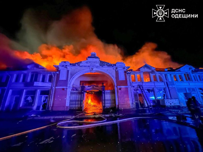 #фото_тижня
Сьогодні на "фото тижня" – душа Одеси. Знаменитий на весь світ одеський «Привоз»… #фото_тижня
Сьогодні на "фото тижня" – душа Одеси. Знаменитий на весь світ одеський «Привоз»…