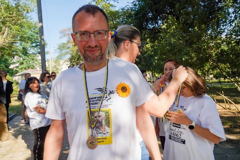 На Алеї Захисників Луганщини патріотичним забігом вшанували пам’ять загиблих воїнів На Алеї Захисників Луганщини патріотичним забігом вшанували пам’ять загиблих воїнів