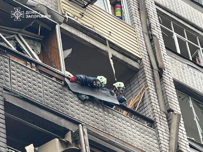 ❗У Запоріжжі завершили роботи з ліквідації наслідків масованого російського обстрілу в ніч на 26 листопада
▫️Постраждали 19 людей ❗У Запоріжжі завершили роботи з ліквідації наслідків масованого російського обстрілу в ніч на 26 листопада
▫️Постраждали 19 людей