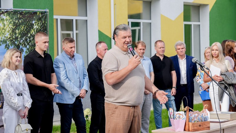 Привітав школярів Малинського ліцею №2 зі святом Першого дзвоника та початком нового навчального року Привітав школярів Малинського ліцею №2 зі святом Першого дзвоника та початком нового навчального року