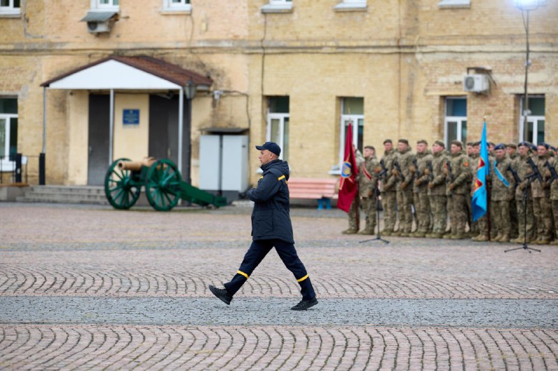 🇺🇦Президент України Володимир Зеленський відзначив рятувальника ДСНС державною нагородою з нагоди Дня захисників і захисниць України 🇺🇦Президент України Володимир Зеленський відзначив рятувальника ДСНС державною нагородою з нагоди Дня захисників і захисниць України