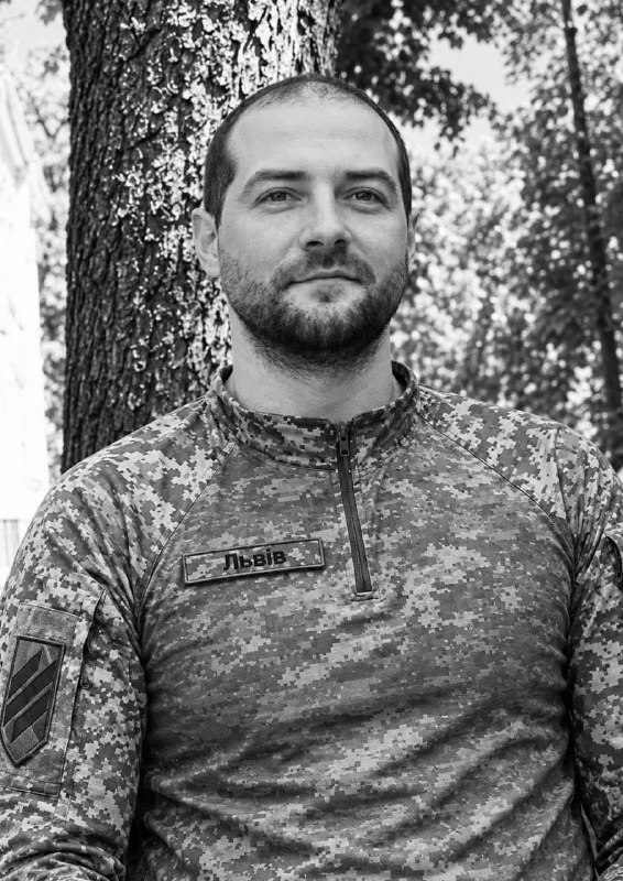 Щоденно о 9 годині – загальнонаціональна хвилина мовчання. Зупиніться, де б ви не були Щоденно о 9 годині – загальнонаціональна хвилина мовчання. Зупиніться, де б ви не були