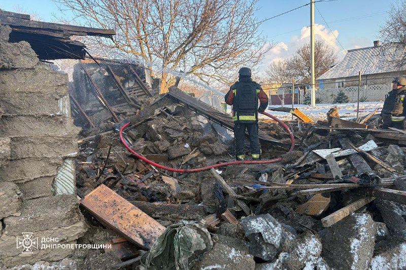 #Дніпропетровщина: внаслідок атаки росіян постраждали четверо людей
Протягом дня під російськими ударами перебували декілька районів області. #Дніпропетровщина: внаслідок атаки росіян постраждали четверо людей
Протягом дня під російськими ударами перебували декілька районів області.