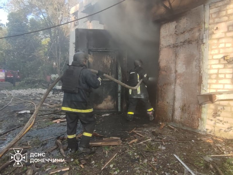 ❗Черговий російський удар по Донеччині: рятувальники ліквідували наслідки атак у Лимані та Краматорську ❗Черговий російський удар по Донеччині: рятувальники ліквідували наслідки атак у Лимані та Краматорську