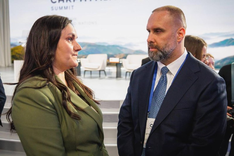 🔹Беру участь у першому Карпатському саміті, який стартував під головуванням Президента України Володимира Зеленського. 🔹Беру участь у першому Карпатському саміті, який стартував під головуванням Президента України Володимира Зеленського.