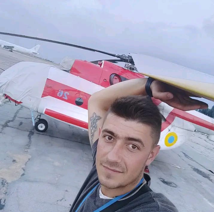 #посвітпамяті
💔 Вони обрали рятувати: історія трьох фельдшерів ДСНС, які віддали життя за інших
Молоді, амбітні та закохані у життя #посвітпамяті
💔 Вони обрали рятувати: історія трьох фельдшерів ДСНС, які віддали життя за інших
Молоді, амбітні та закохані у життя