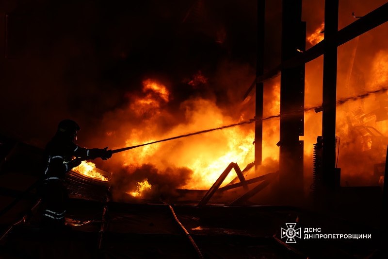 #Дніпропетровщина: росіяни завдали ударів по 6 районах області, виникли пожежі
📍У м #Дніпропетровщина: росіяни завдали ударів по 6 районах області, виникли пожежі
📍У м
