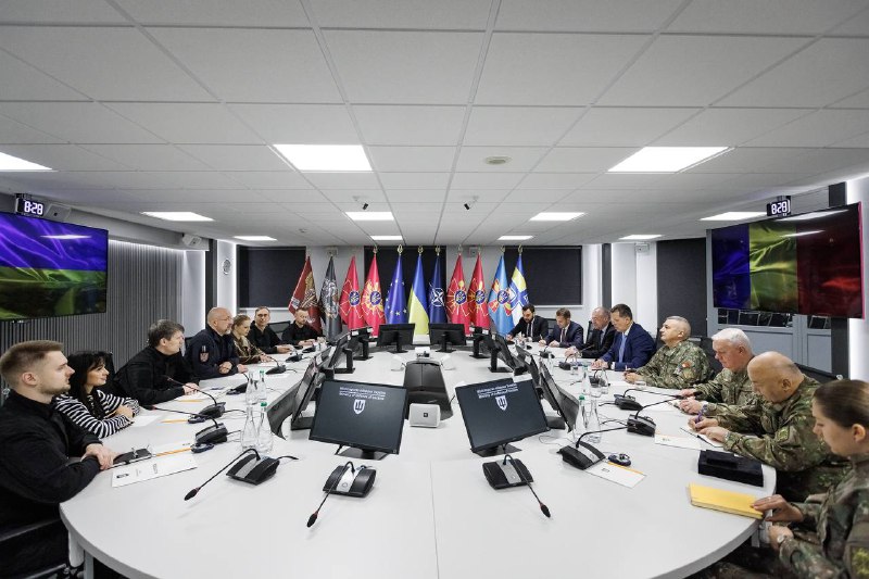 🇺🇦🇷🇴 Був радий зустрітися у Києві з Віцепрем'єр-міністром, Міністром національної оборони Румунії Лівіу-Іонуцом Моштяну. 🇺🇦🇷🇴 Був радий зустрітися у Києві з Віцепрем'єр-міністром, Міністром національної оборони Румунії Лівіу-Іонуцом Моштяну.