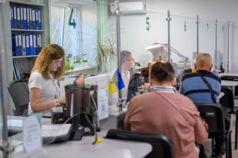 Херсонщину з робочим візитом відвідав Міністр соціальної політики, сім’ї та єдності України Денис Улютін. Херсонщину з робочим візитом відвідав Міністр соціальної політики, сім’ї та єдності України Денис Улютін.
