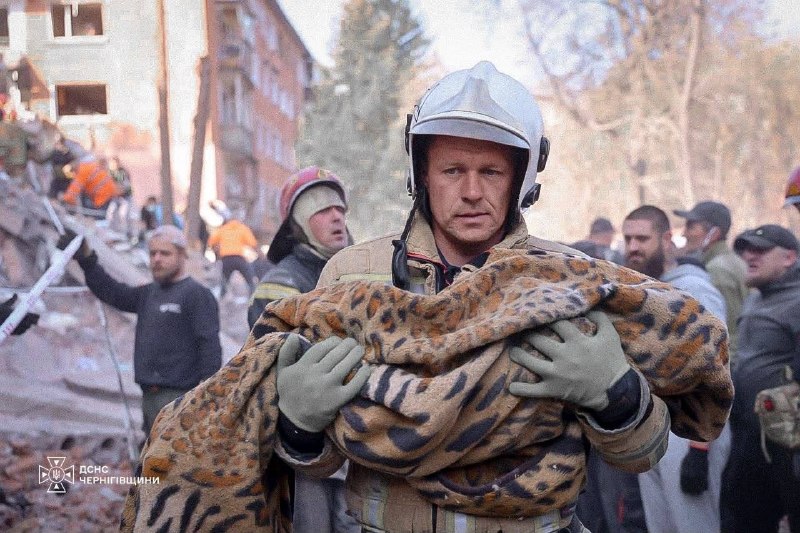 #фото_тижня
Коли гинуть діти – руйнується Всесвіт…
У ніч на 7 жовтня тишу над Прилуками #фото_тижня
Коли гинуть діти – руйнується Всесвіт…
У ніч на 7 жовтня тишу над Прилуками