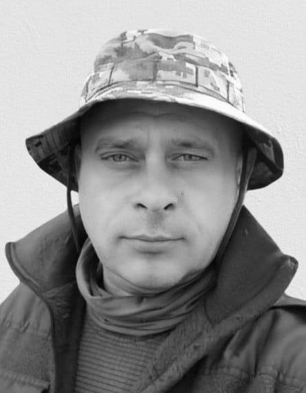 Щоденно о 9 годині – загальнонаціональна хвилина мовчання. Зупиніться, де б ви не були Щоденно о 9 годині – загальнонаціональна хвилина мовчання. Зупиніться, де б ви не були