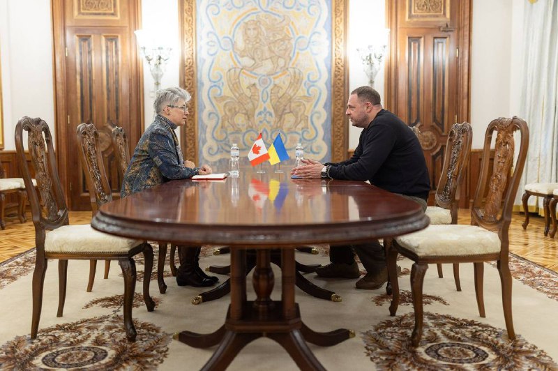 Мав продуктивну зустріч із Надзвичайним і Повноважним Послом Канади в Україні пані Наталкою Цмоць. Мав продуктивну зустріч із Надзвичайним і Повноважним Послом Канади в Україні пані Наталкою Цмоць.