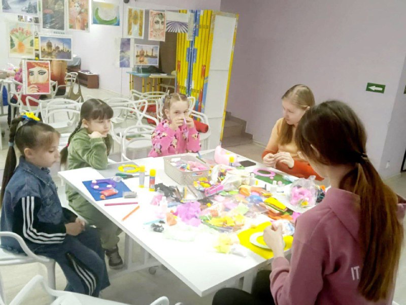 У Вінниці провели святкову зустріч для юних переселенців з Херсонщини.
Її організував Благодійний фонд «Посмішка... У Вінниці провели святкову зустріч для юних переселенців з Херсонщини.
Її організував Благодійний фонд «Посмішка...
