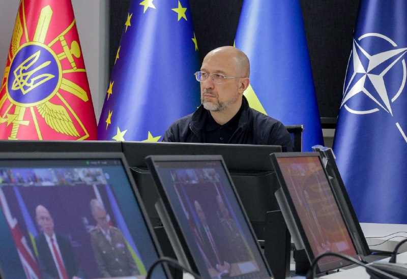 Звернувся до партнерів у межах 32 засідання у форматі “Рамштайн”.
Висловив щиру вдячність за підтримку у 2025 році Звернувся до партнерів у межах 32 засідання у форматі “Рамштайн”.
Висловив щиру вдячність за підтримку у 2025 році