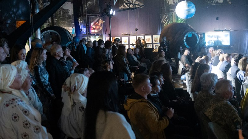 Сьогодні у Житомирі презентували мистецький проєкт «Корольов(O₂)UA. Формула незламності» Сьогодні у Житомирі презентували мистецький проєкт «Корольов(O₂)UA. Формула незламності»