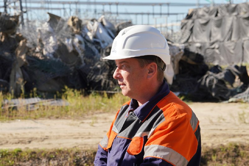 «Слово «я» в енергетиці — не про мене. Я не герой. Герої — це всі ми, увесь колектив нашої підстанції» «Слово «я» в енергетиці — не про мене. Я не герой. Герої — це всі ми, увесь колектив нашої підстанції»