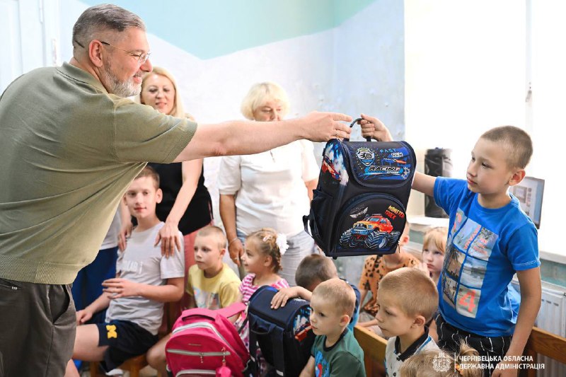 🎒У Чернівецькій області вже 3 тисячі заявок на отримання «Пакунка школяра». 🎒У Чернівецькій області вже 3 тисячі заявок на отримання «Пакунка школяра».