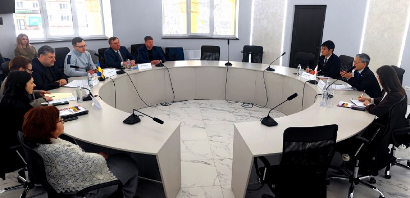 Сьогодні у Звягелі зустрівся з Надзвичайним і Повноважним Послом Японії в Україні Масаші Накаґоме Сьогодні у Звягелі зустрівся з Надзвичайним і Повноважним Послом Японії в Україні Масаші Накаґоме