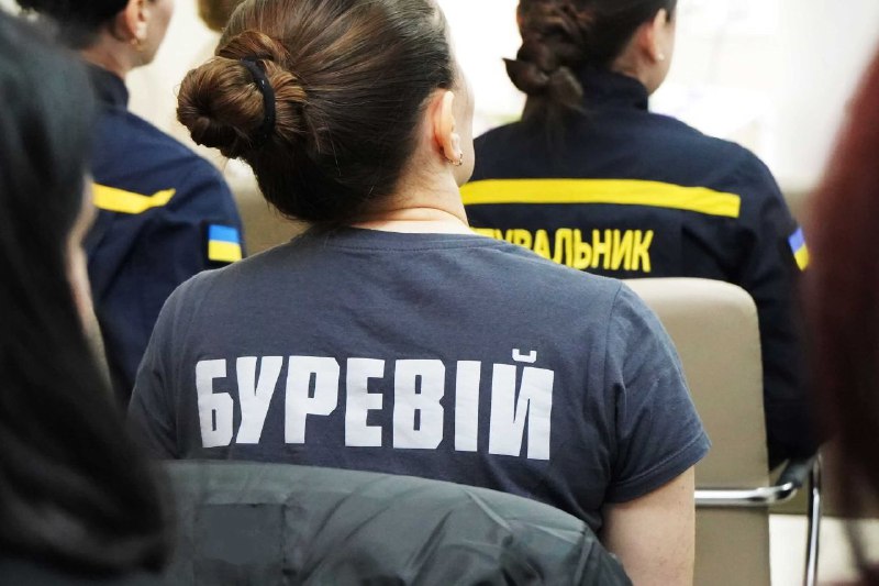 Мужність не має статі! – вручив нагороди працівницям ГУНП, СБУ та ДСНС у Луганській області Мужність не має статі! – вручив нагороди працівницям ГУНП, СБУ та ДСНС у Луганській області