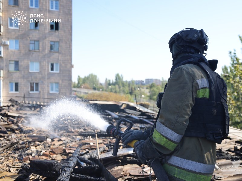 #Донеччина: російські війська обстріляли житловий сектор
Ворог 30 разів атакував Донеччину #Донеччина: російські війська обстріляли житловий сектор
Ворог 30 разів атакував Донеччину