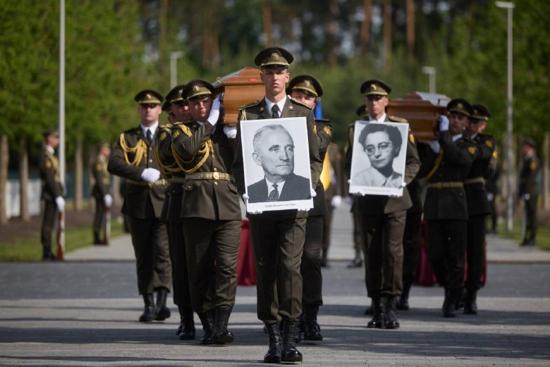 АНДРІЯ МЕЛЬНИКА ПЕРЕПОХОВАЛИ НА НАЦІОНАЛЬНОМУ ВІЙСЬКОВОМУ МЕМОРІАЛЬНОМУ КЛАДОВИЩІ АНДРІЯ МЕЛЬНИКА ПЕРЕПОХОВАЛИ НА НАЦІОНАЛЬНОМУ ВІЙСЬКОВОМУ МЕМОРІАЛЬНОМУ КЛАДОВИЩІ